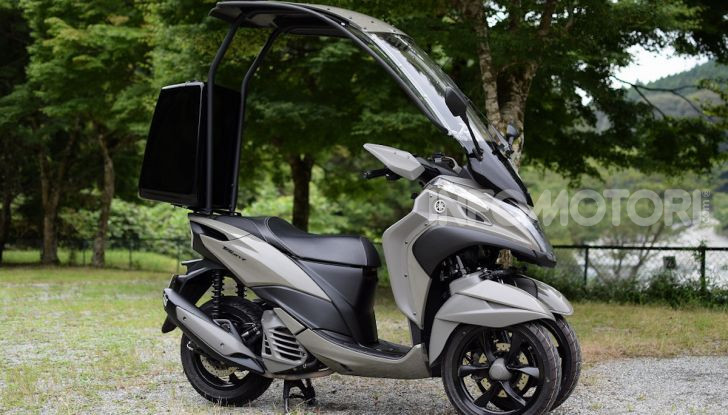 Yamaha Tricity diventa uno scooter da campeggio - Foto 2 di 9