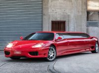 La Ferrari per le feste modaiole: ecco la 360 Modena Limousine!