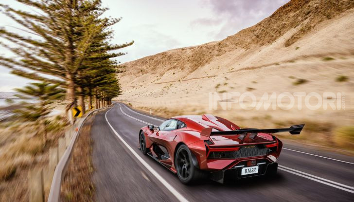 Brabham BT 62 R: una hypercar con targa e specchietti - Foto 3 di 6