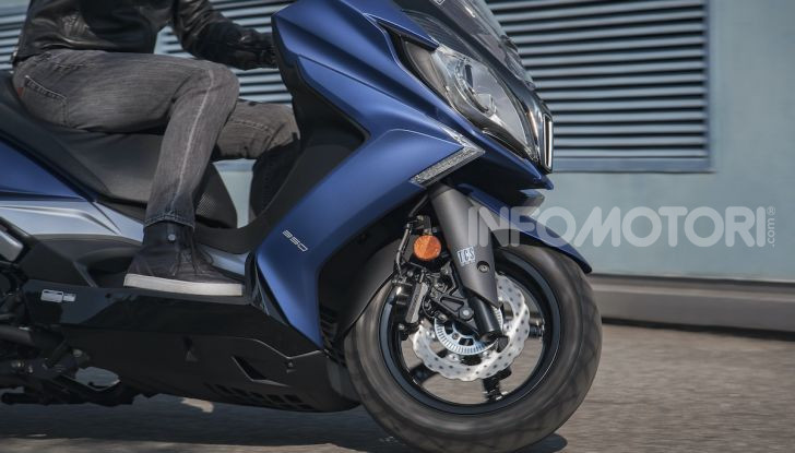 Kymco Downtown 350i TCS: pratico e ancora più sicuro - Foto 11 di 19