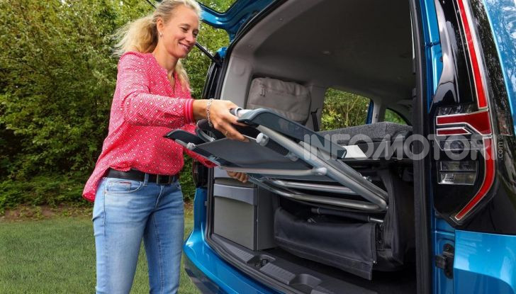 Volkswagen Caddy California: il mini van per i lunghi viaggi - Foto 10 di 13