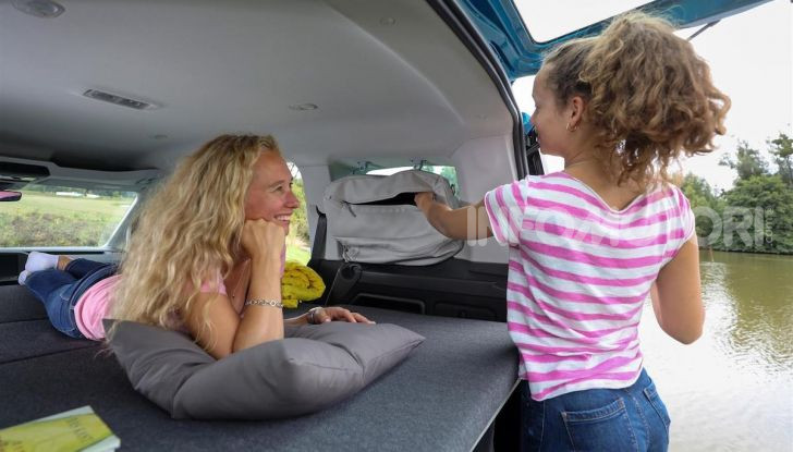 Volkswagen Caddy California: il mini van per i lunghi viaggi - Foto 12 di 13