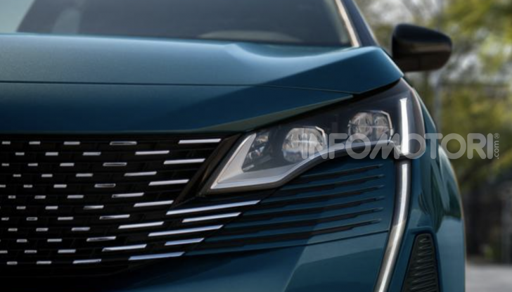 Peugeot 5008 2025: la nuova generazione arriverà entro fine anno - Foto 2 di 9