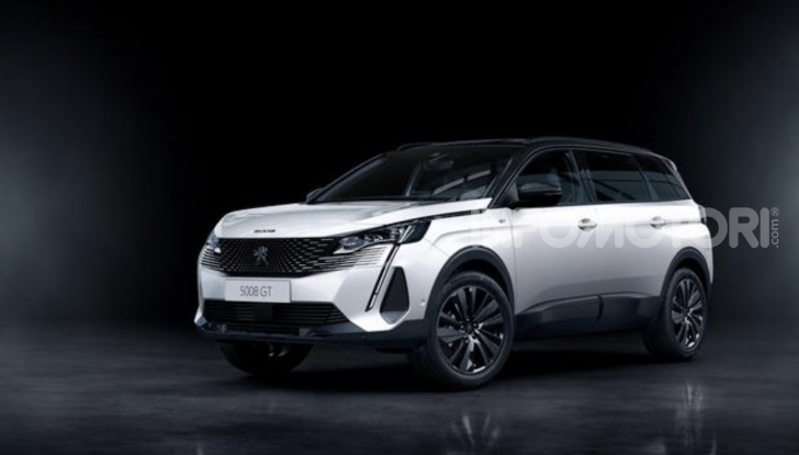 Peugeot 5008 2025: la nuova generazione arriverà entro fine anno - Foto 5 di 9