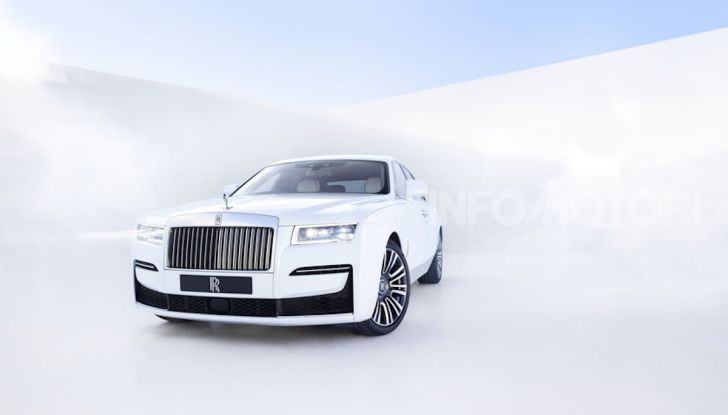 Rolls Royce Ghost: lusso e tecnologia allo stato puro - Foto 11 di 12