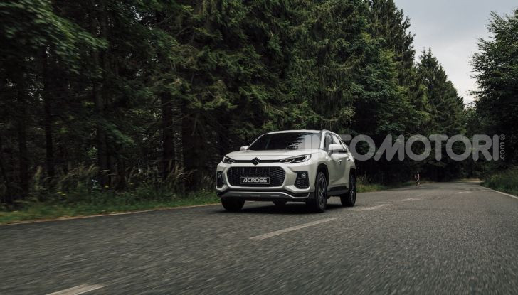 Suzuki Across: l’elettrificazione alla spina parte da 58.900 Euro - Foto 11 di 44