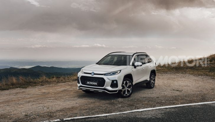 Suzuki Across: l’elettrificazione alla spina parte da 58.900 Euro - Foto 26 di 44