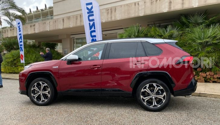 Suzuki Across: l’elettrificazione alla spina parte da 58.900 Euro - Foto 32 di 44