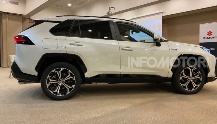 Suzuki Across: l’elettrificazione alla spina parte da 58.900 Euro - Foto 37 di 44