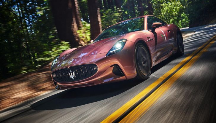 Maserati GranTurismo Folgore: eccola in ricarica prima di Pebble Beach! - Foto 1 di 19