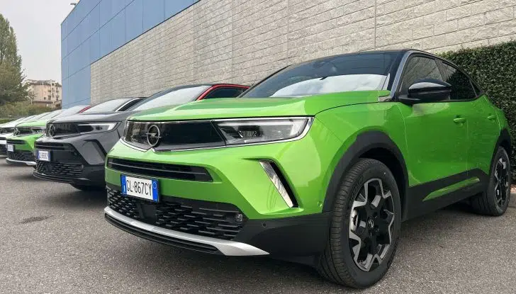 Opel Mokka-e: sicurezza al top con gli ADAS intelligenti di ultima generazione - Foto 1 di 12
