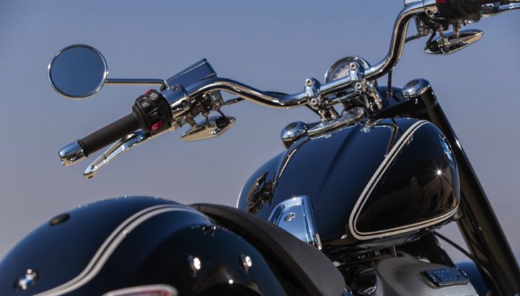 [VIDEO] Prova BMW R18: il boxer da 1.800cc che va oltre l’immaginazione - Foto 18 di 21