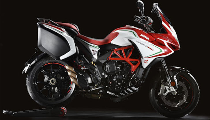 MV Agusta ed Herz danno il via al noleggio di Dragster Rosso e Turismo Veloce 800 Lusso SCS - Foto 10 di 13