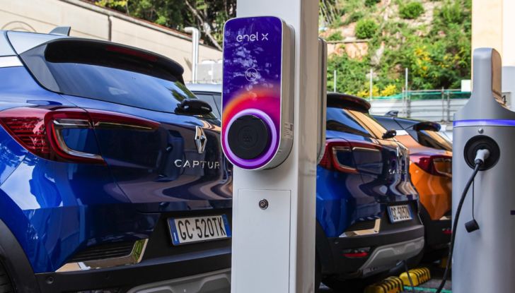 Prova Renault Captur E-Tech Plug-In Hybrid, la migliore alternativa? - Foto 18 di 27