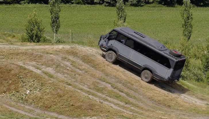Torsus Praetorian, lo scuolabus estremo e 4×4 - Foto 12 di 12