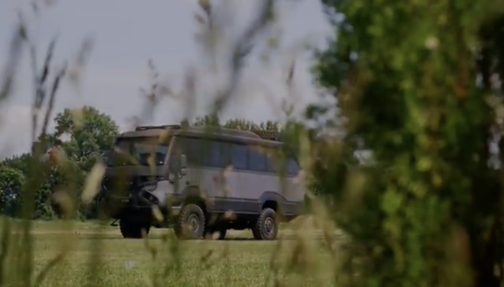 Torsus Praetorian, lo scuolabus estremo e 4×4 - Foto 2 di 12