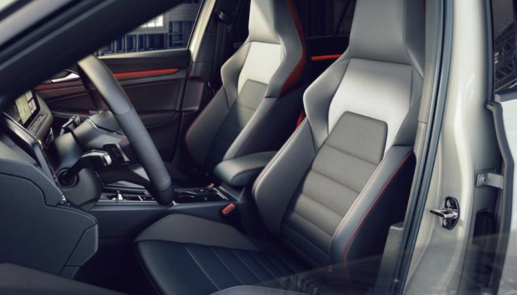 Volkswagen Golf: disponibile in Italia la GTI e la Clubsport 45 in serie limitata - Foto 11 di 15