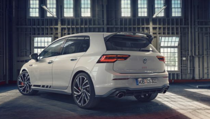 Volkswagen Golf: disponibile in Italia la GTI e la Clubsport 45 in serie limitata - Foto 6 di 15