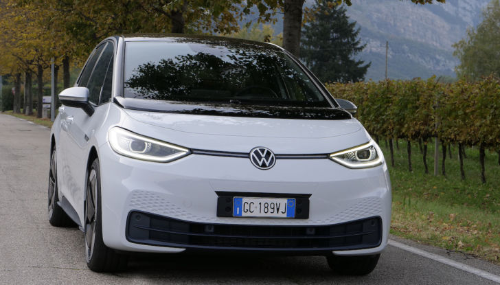 AutoAbo: con Volkswagen l’auto si prende in abbonamento - Foto 13 di 28