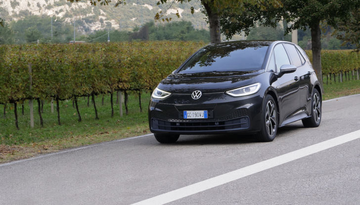 AutoAbo: con Volkswagen l’auto si prende in abbonamento - Foto 10 di 28