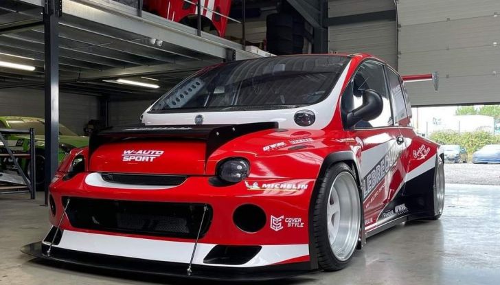 Fiat Multipla da 1000 cavalli, il tuning che arriva da Youtube! - Foto 3 di 9