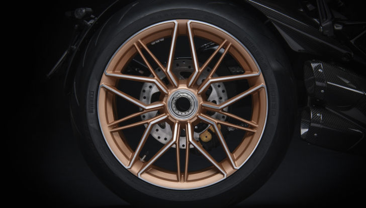 Ducati Diavel 1260 Lamborghini: dati tecnici e foto - Foto 9 di 9