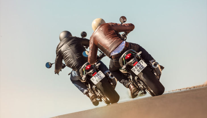 Kawasaki Z900RS: nel 2021 arrivano due nuove colorazioni - Foto 3 di 14