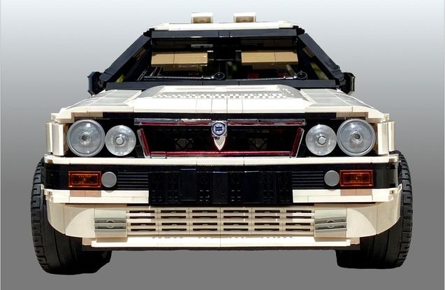 Lancia Delta Integrale 16v Lego MOC: la regina dei rally fatta di mattoncini colorati - Foto 4 di 9