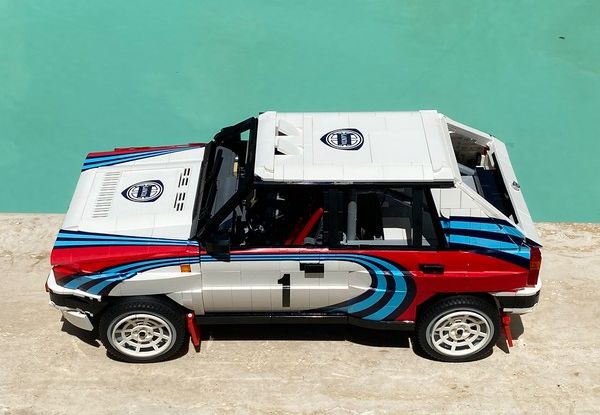 Lancia Delta Integrale 16v Lego MOC: la regina dei rally fatta di mattoncini colorati - Foto 5 di 9