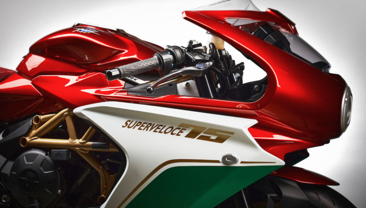 MV Agusta Superveloce 75 Anniversario: potente e per pochissimi fortunati - Foto 1 di 13