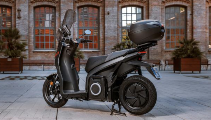 Seat MÓ eScooter 125: la casa spagnola si lancia sulle due ruote green - Foto 16 di 18