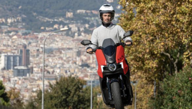 Seat MÓ eScooter 125: la casa spagnola si lancia sulle due ruote green - Foto 8 di 18