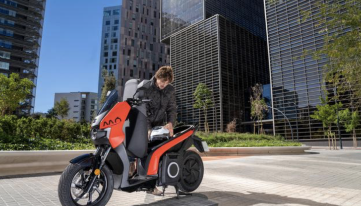 Seat MÓ eScooter 125: la casa spagnola si lancia sulle due ruote green - Foto 9 di 18