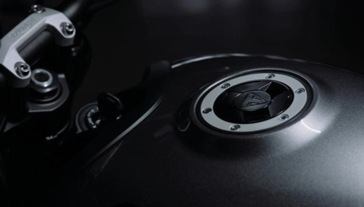 Triumph Trident 660: la roadster inglese scalda il motore - Foto 2 di 17