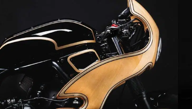 George Woodman firma la prima Yamaha XSR 700 in legno - Foto 1 di 9