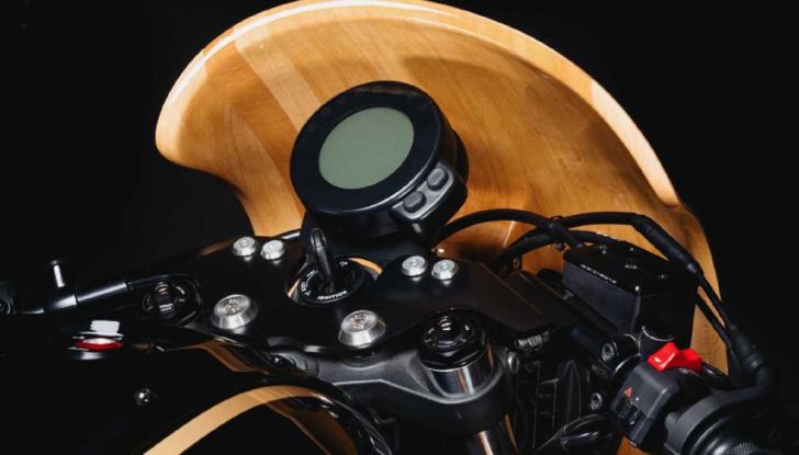 George Woodman firma la prima Yamaha XSR 700 in legno - Foto 4 di 9