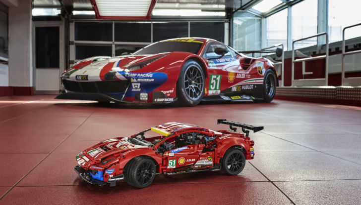 Ferrari 488 GTE AF Corse #51 Lego Technic