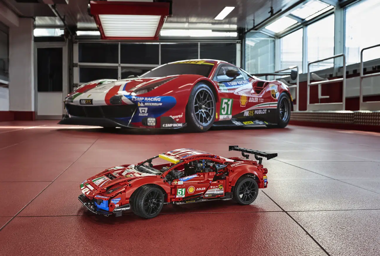 Ferrari 488 GTE AF Corse #51 Lego Technic