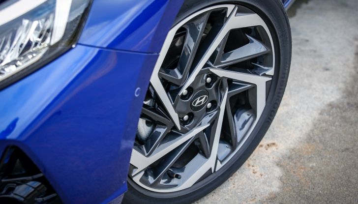 Nuova Hyundai i20 Hybrid 2020