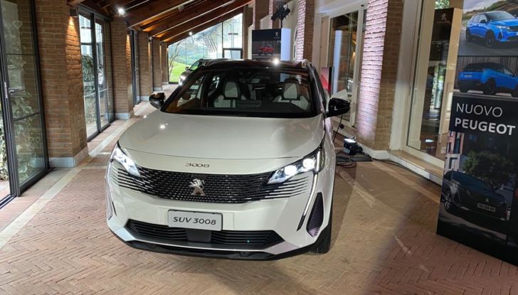 Peugeot 5008 MY2021: il SUV Premium a sette posti parte da 31.750 Euro - Foto 2 di 15