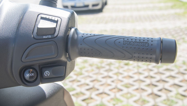 Prova Piaggio Medley 125: il ruote alte per annullare il traffico cittadino - Foto 17 di 26
