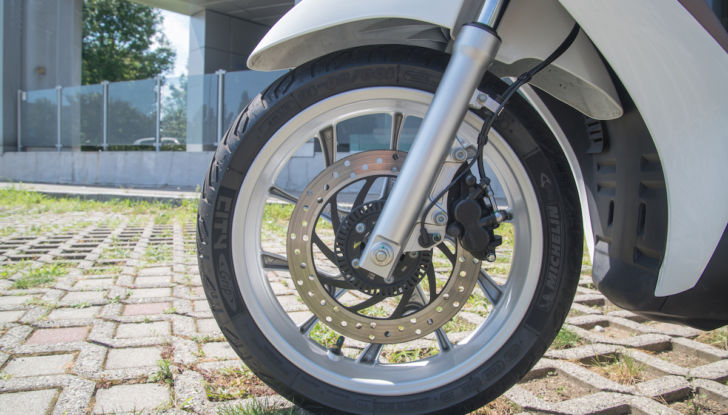 Prova Piaggio Medley 125: il ruote alte per annullare il traffico cittadino - Foto 22 di 26