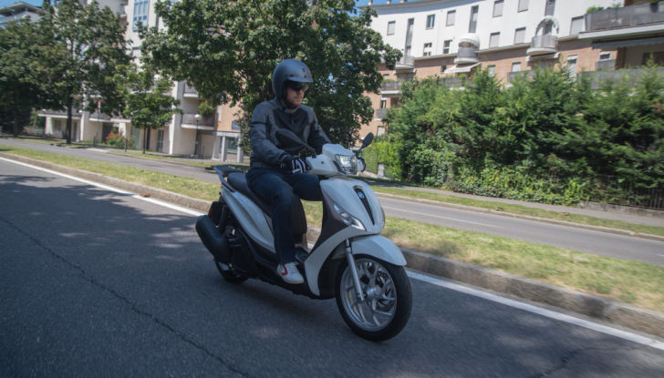 Prova Piaggio Medley 125: il ruote alte per annullare il traffico cittadino - Foto 3 di 26