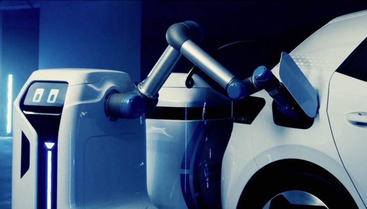 Volkswagen: arriva il robot indipendente per ricaricare le auto elettriche - Foto 3 di 6