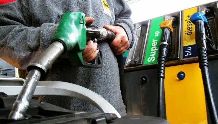 Consumi auto: ecco come ridurli e consumare meno - Foto 1 di 10