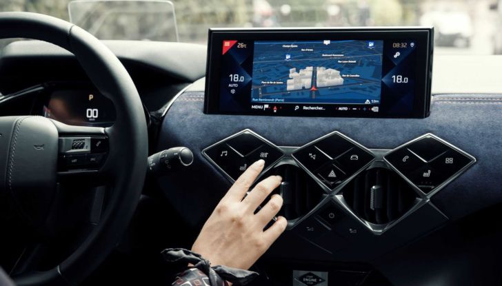 DS3 Crossback Ines de la Fressagne Paris