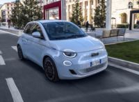 Fiat 500 Elettrica: disponibile il nuovo allestimento Monotrim da 29.900 Euro