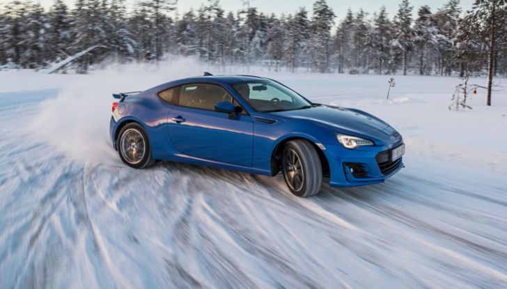 Guidare sulla neve ghiaccio 2020