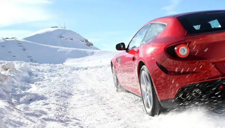 Guidare sulla neve ghiaccio 2020