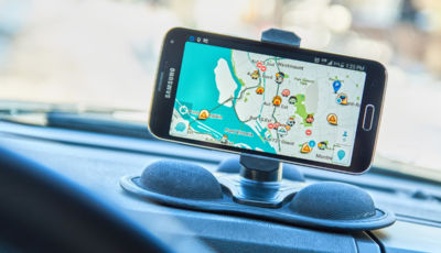 Waze si aggiorna con la voce e la slitta di Babbo Natale
